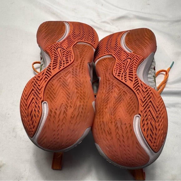 Nike Mens Giannis Immortality Force Field Super Smoothie Basketball Shoes Size 9 main image 3